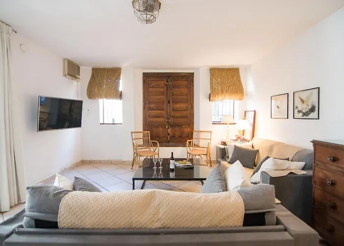 Tuguest Pool House Albaicin